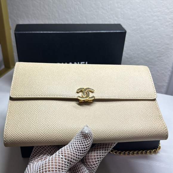 Authentic Raer 🔥Chanel🔥 Beige leather wallet with COA - Picture 10 of 17